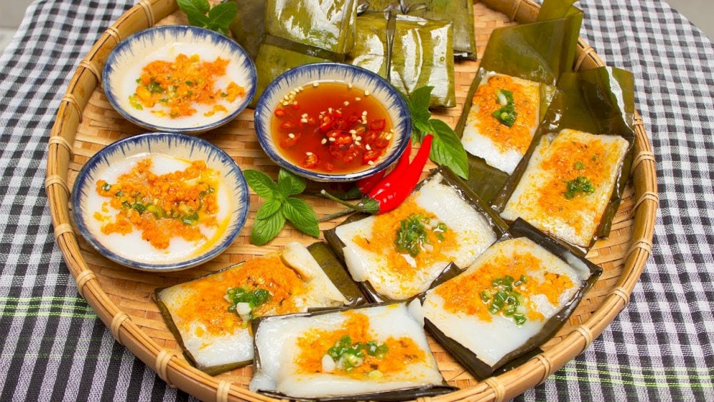 Traditional and long-standing dishes of Hue can be found everywhere 